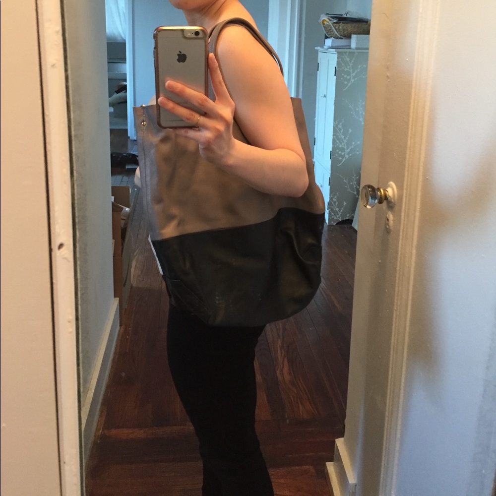 Alice D Milano leather two-tone shoulder bag