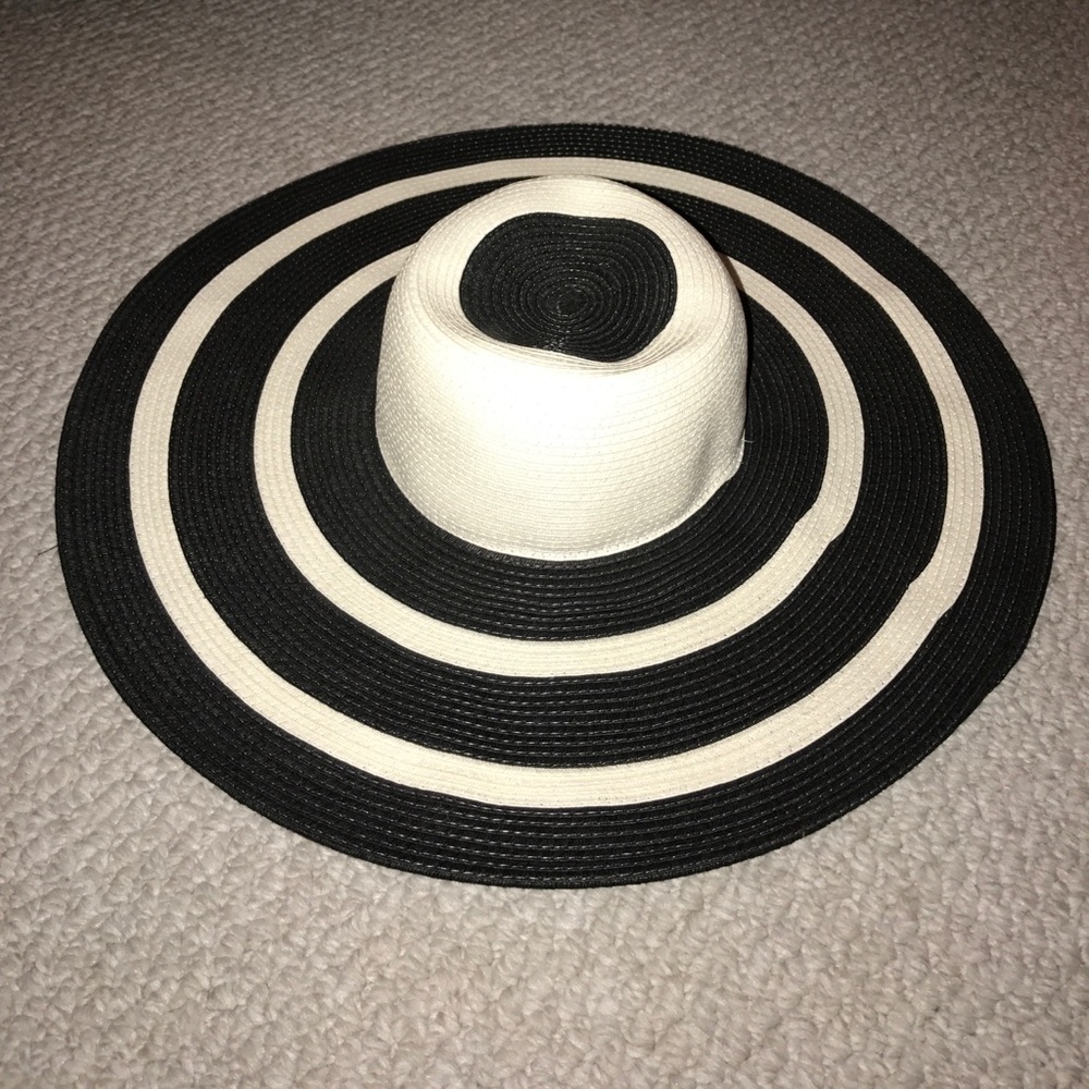 Oversized beach hat