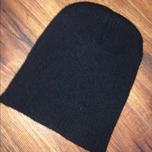 plain black stretchy beanie