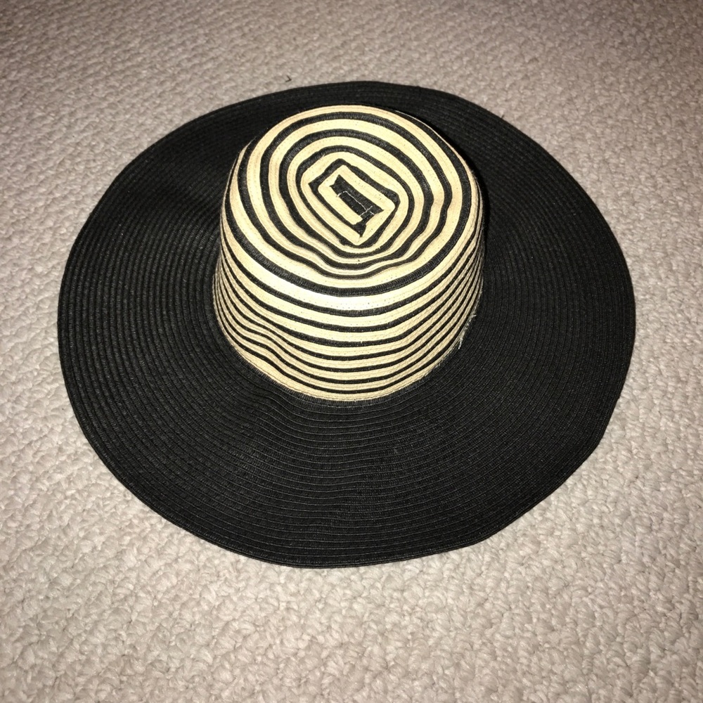 Beach hat