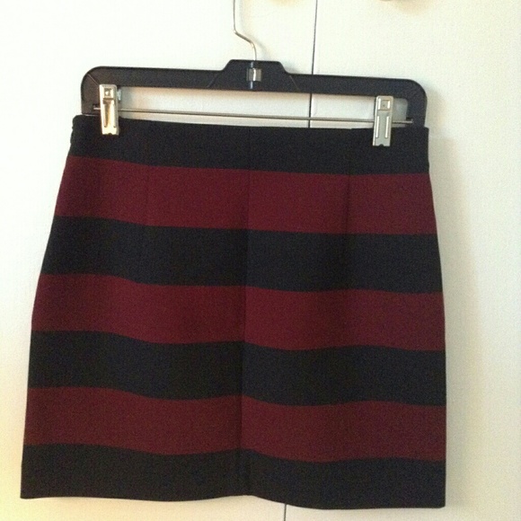 👋Closet closing soon!ZARA Skirt - Picture 2 of 2
