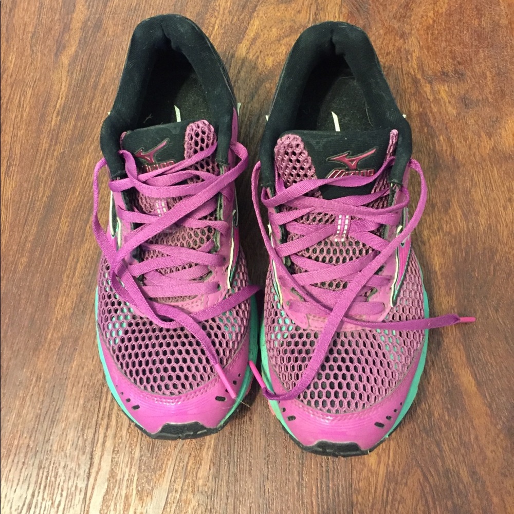 Mizuno women's wave sayonara 3