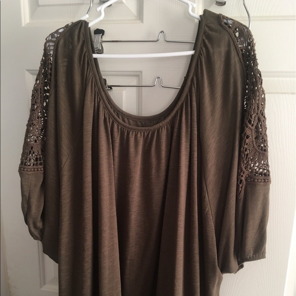 Women's plus size off the shoulder