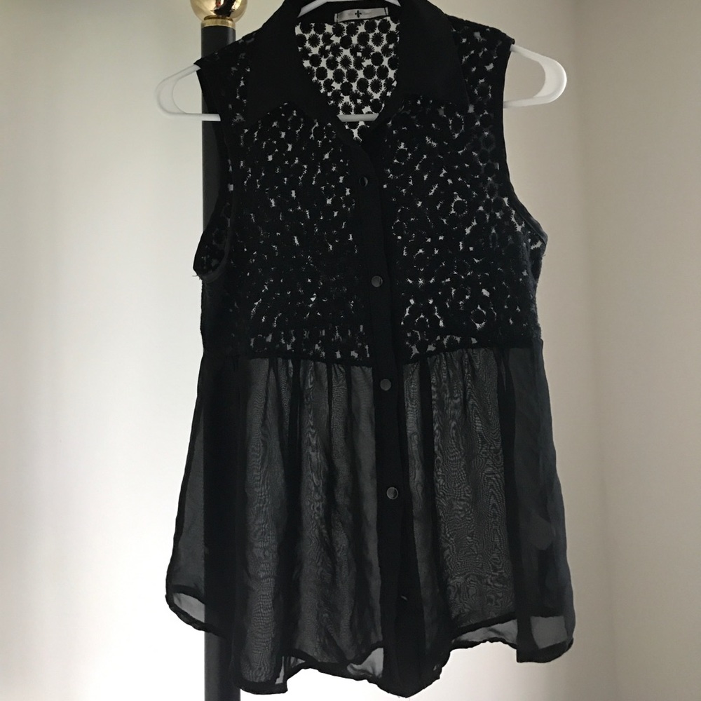 Botton down sheer blouse
