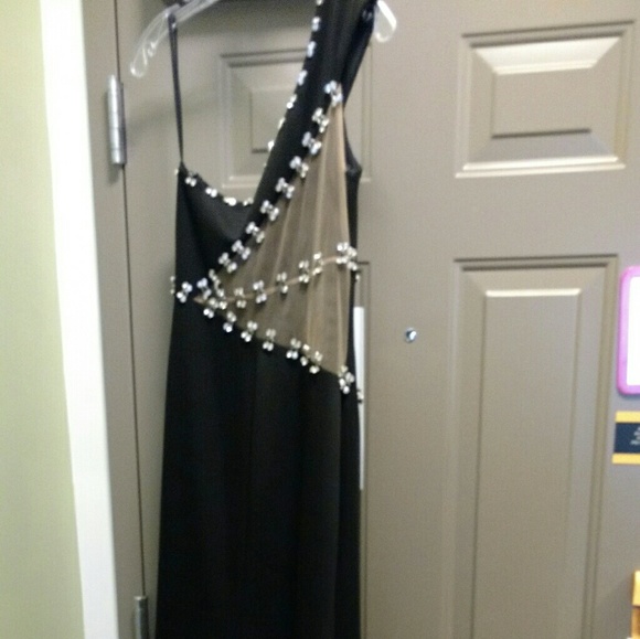 Tony Bowls Evening Gown - Picture 3 of 4