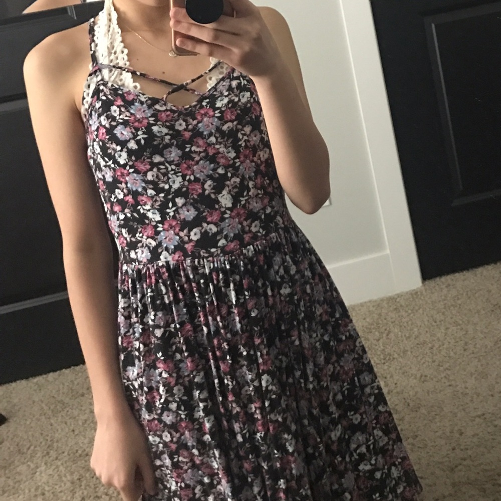 SIZE S/AE Strappy Floral Dress!