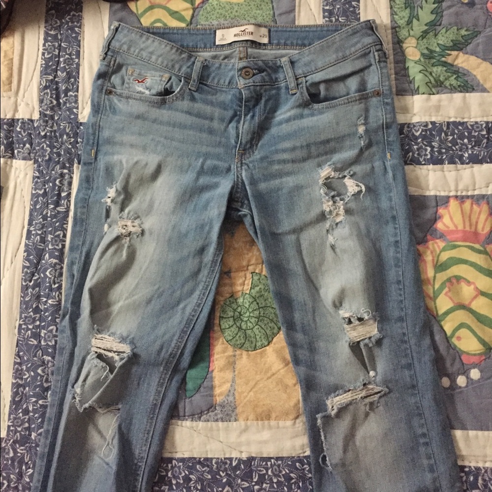 Hollister ripped skinny jeans