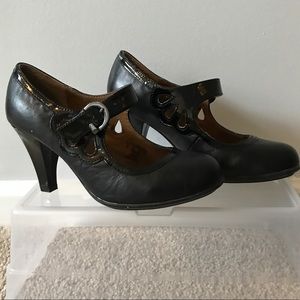 Black Mary Jane - size 7