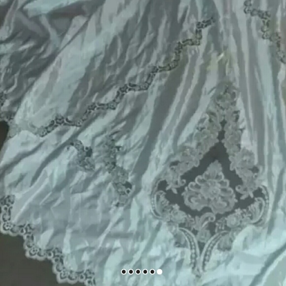 Wedding Dress - Picture 3 of 7