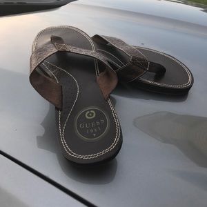 GUESS FLIP FLOPS / Negotiable