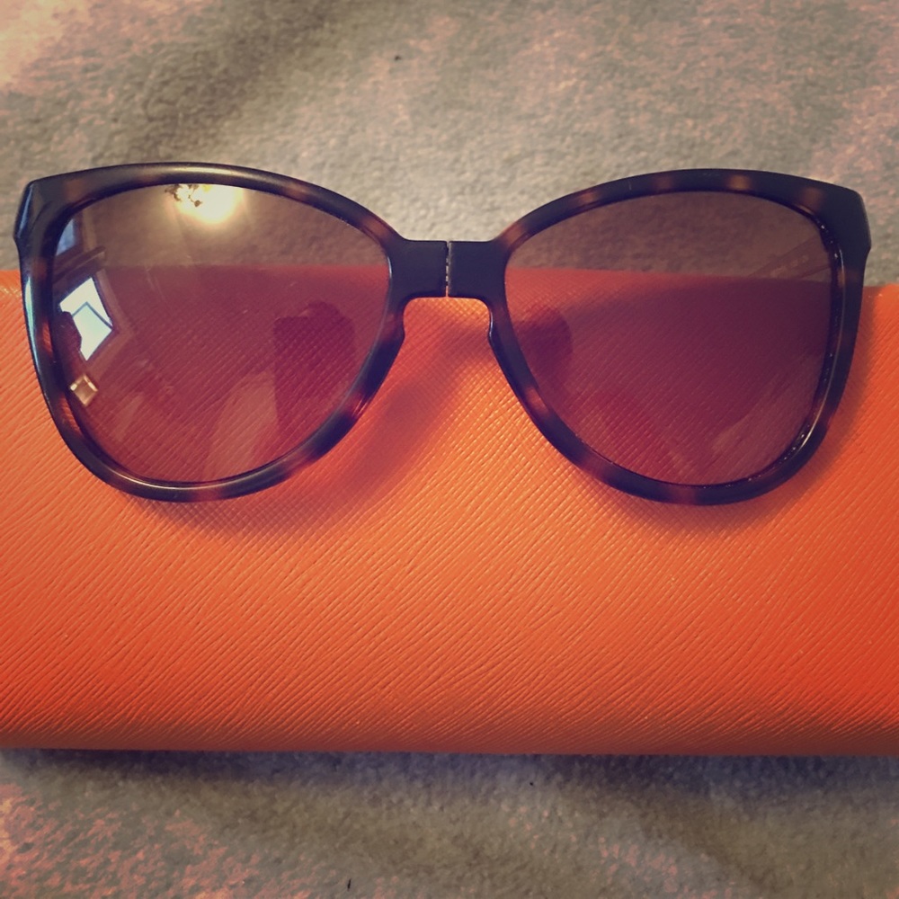 Tory Burch tortoise shell cat-eye sunglasses