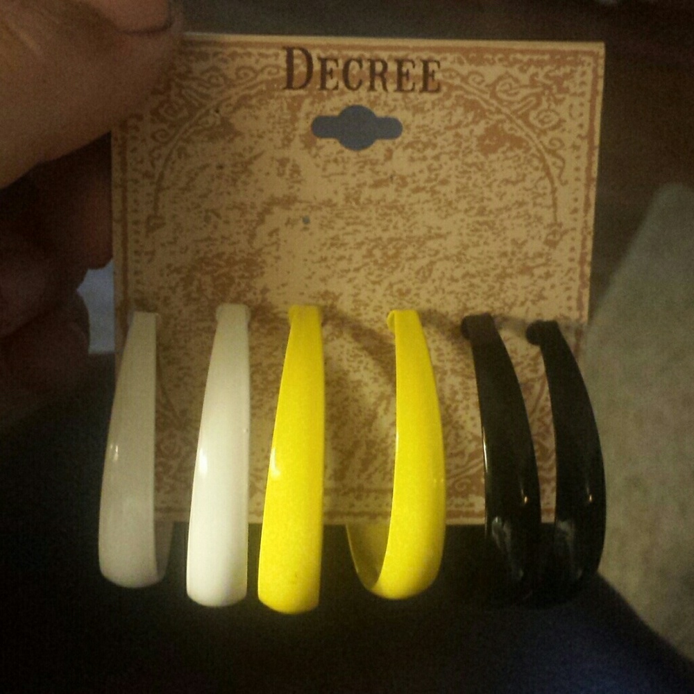 NWT 3 pairs loop earrings Decree brand