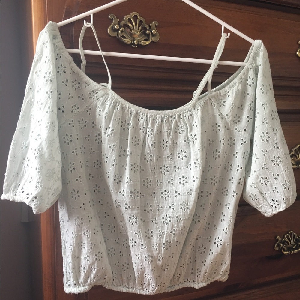 AE Cold shoulder top nwot.