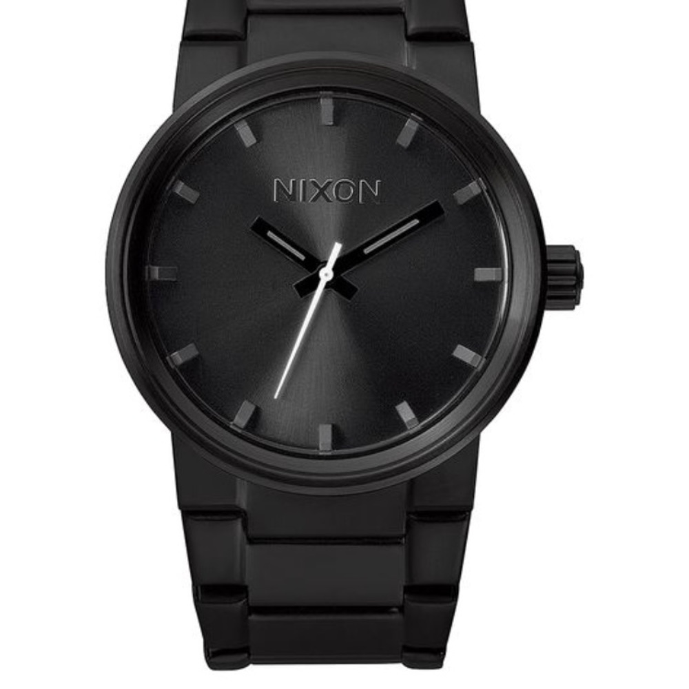 I'm selling a Nixon black watch