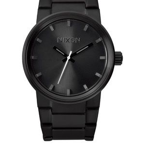 I'm selling a Nixon black watch