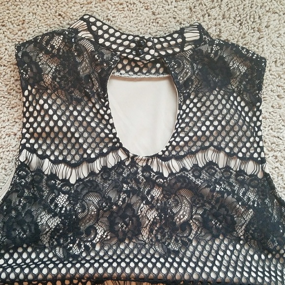 Black lace tent dress - Picture 3 of 4