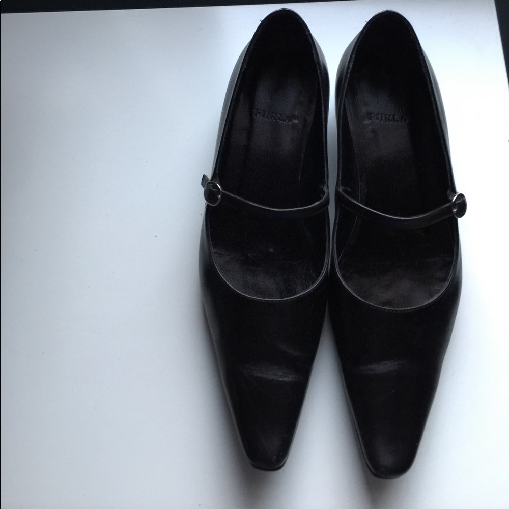 👠FURLA Flash Sale !!! Made in Italy. Gorgeous leather shoes; Like New!