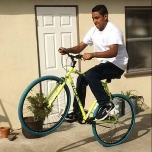 Meet your Posher, Leonel