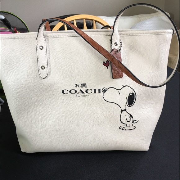 snoopy coach tote
