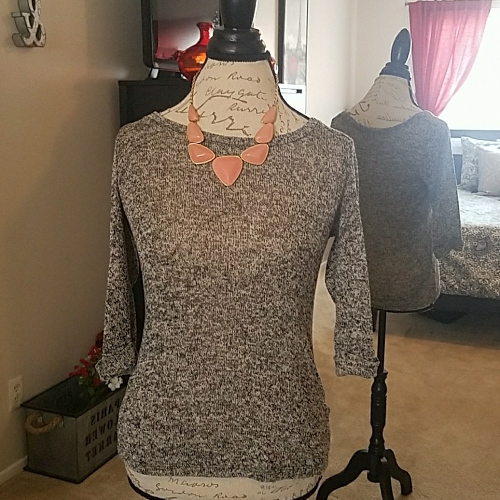 🖤Black/White Knit Top