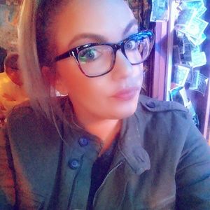 Meet your Posher, Veronica