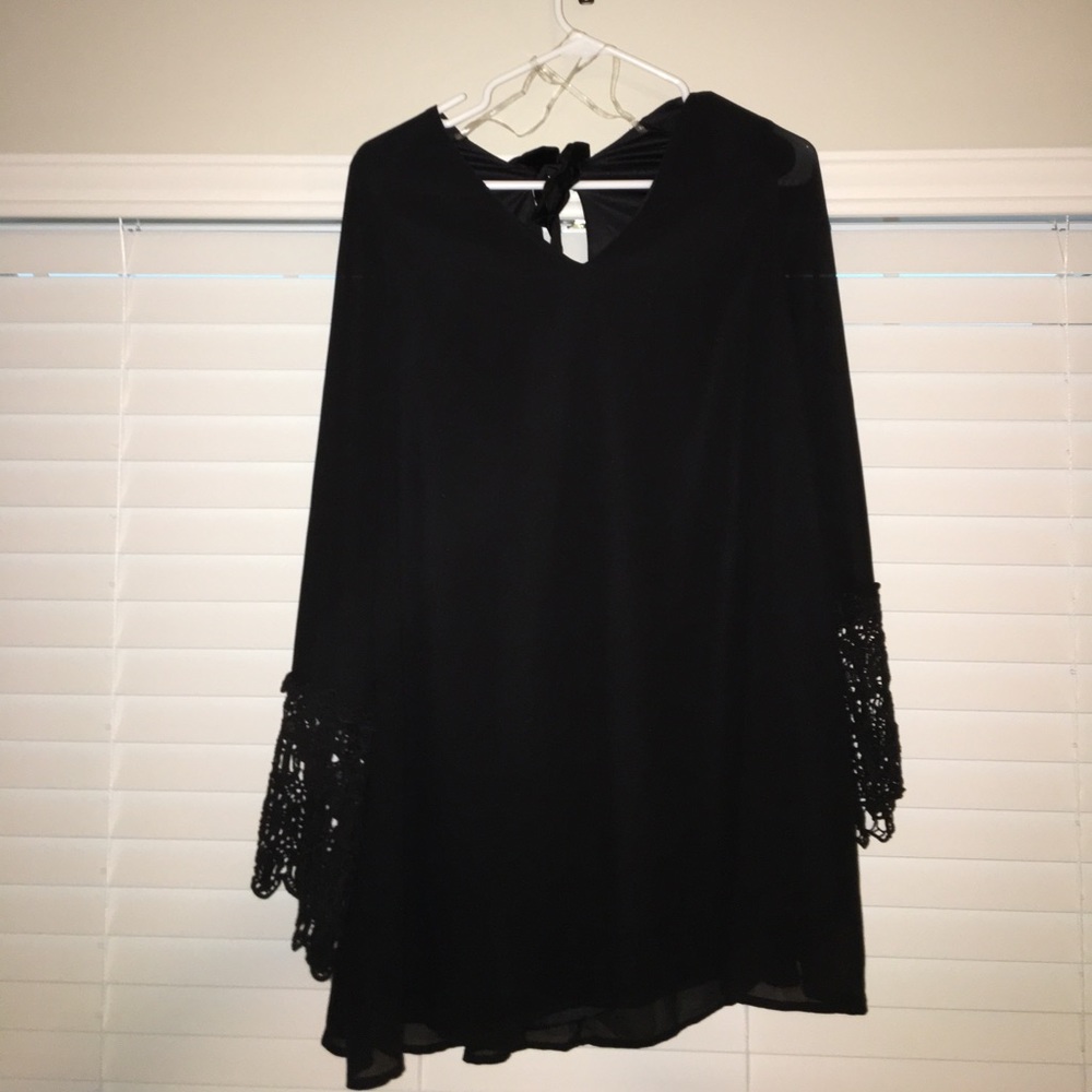 Black Longsleeve Shift Dress