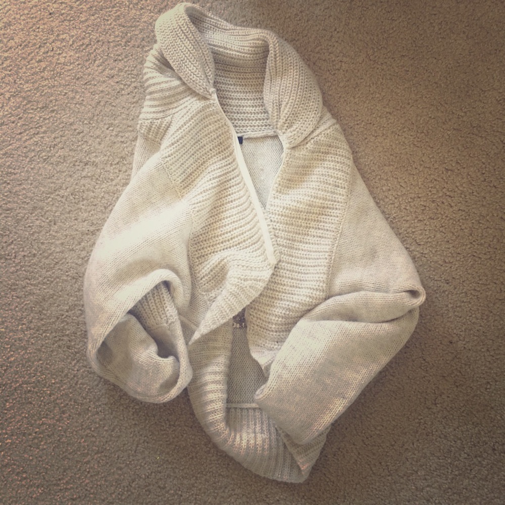 Wool and alpaca zip down sweater