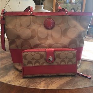 Coach bag with matching wallet!