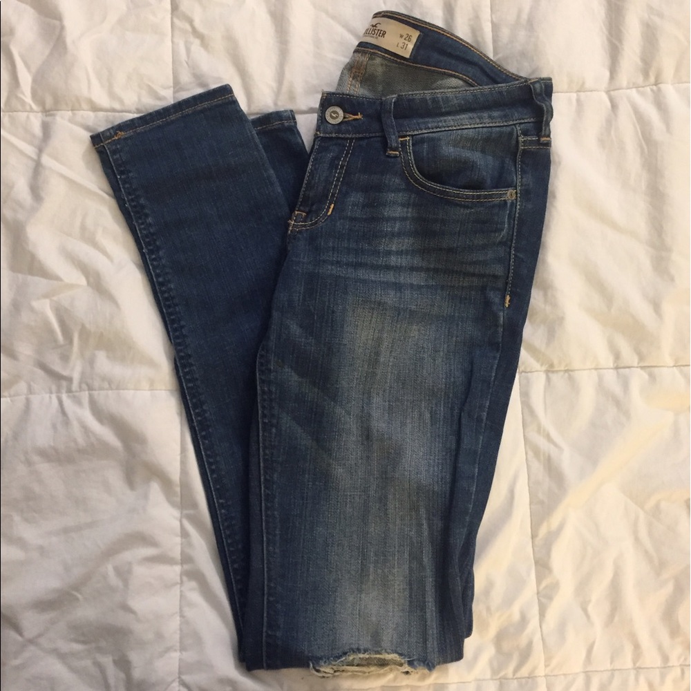 Abercrombie and fitch destructed jeans 26