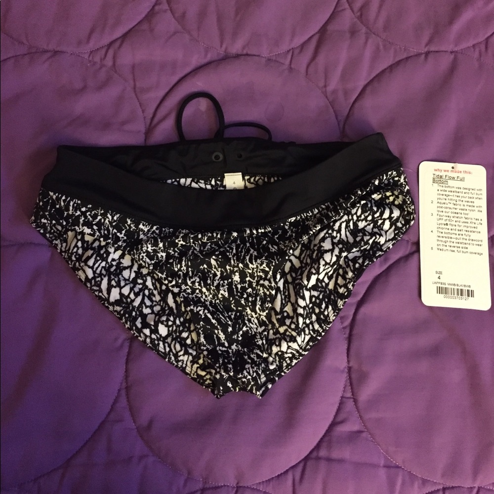 Lululemon bikini size 4