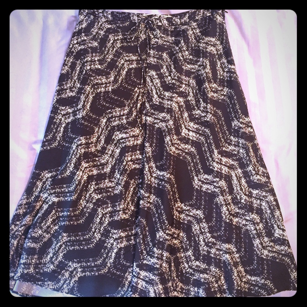 Black and white print silk skirt