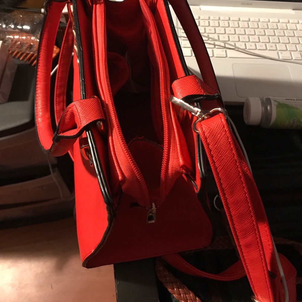 Purse - Picture 2 of 4
