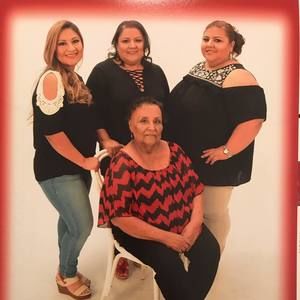 Meet your Posher, Roxana