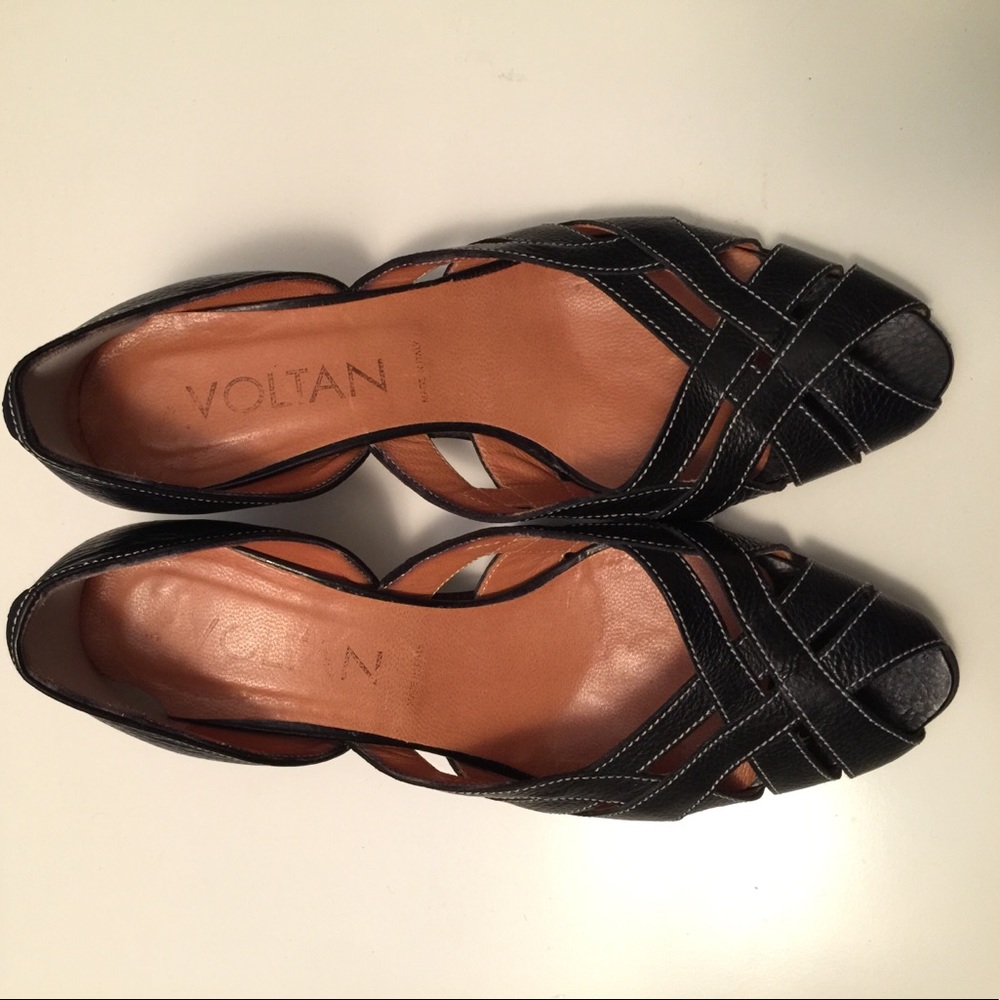 Hand Made in Italy -black leather sandals