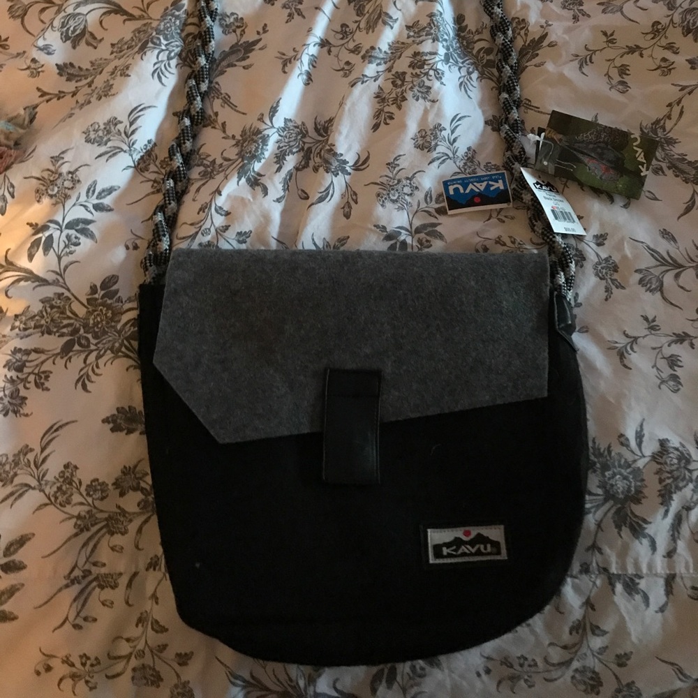Brand New Kavu Messenger!!