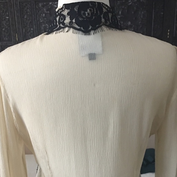 Gianna Baraschi cream and black lace top - Picture 2 of 3