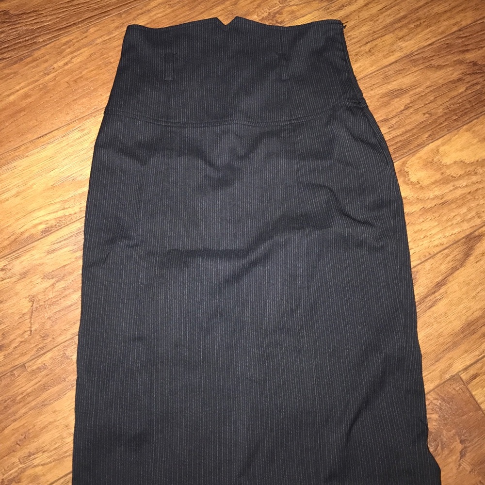 Black midi skirt