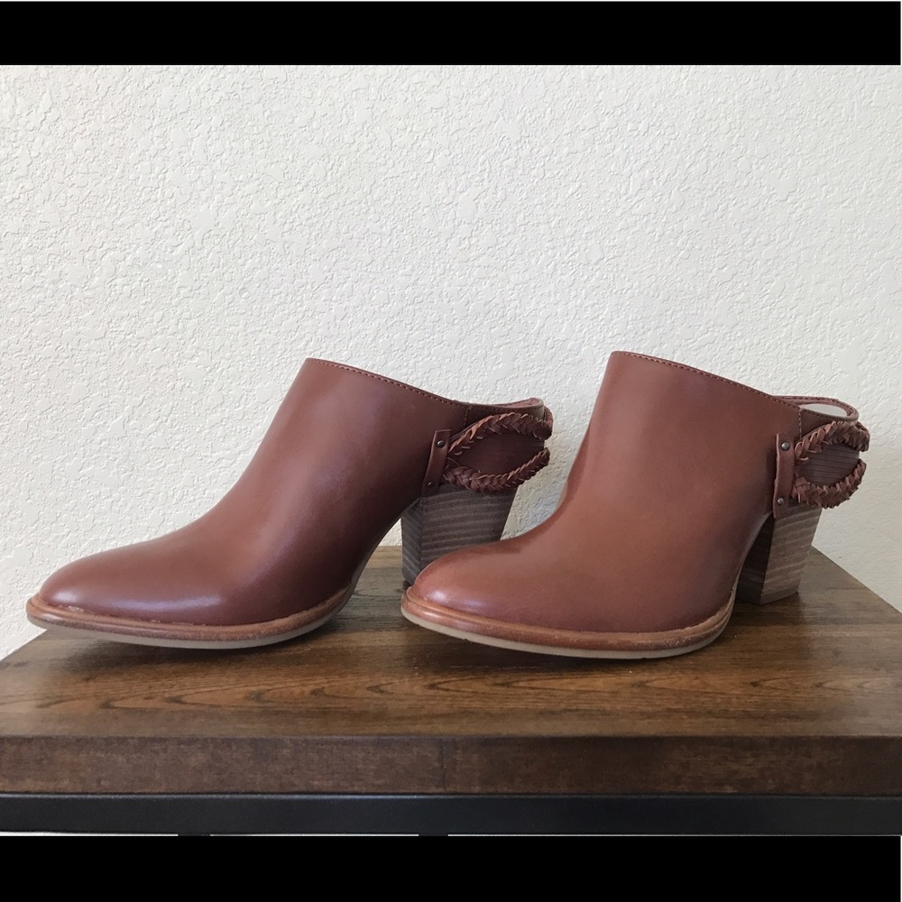 New DV8-dolce vita  brown booties size 8.5