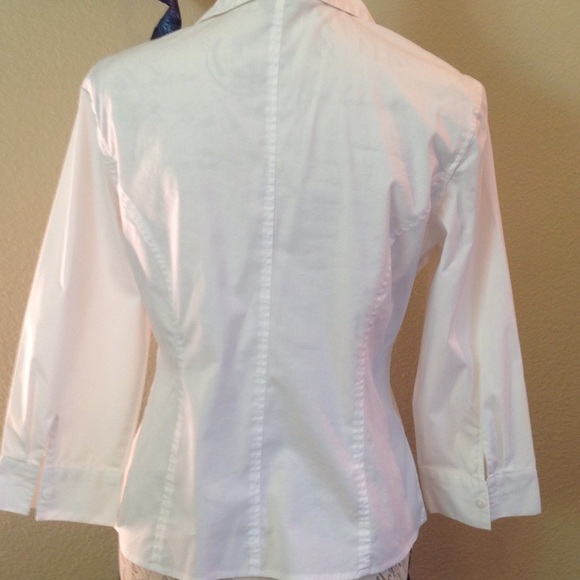 Sara I. Shirt - Picture 5 of 5