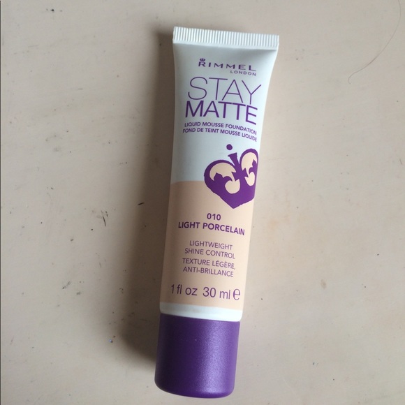 Rimmel Foundation - Picture 1 of 3