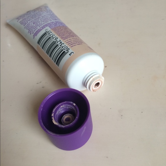 Rimmel Foundation - Picture 3 of 3