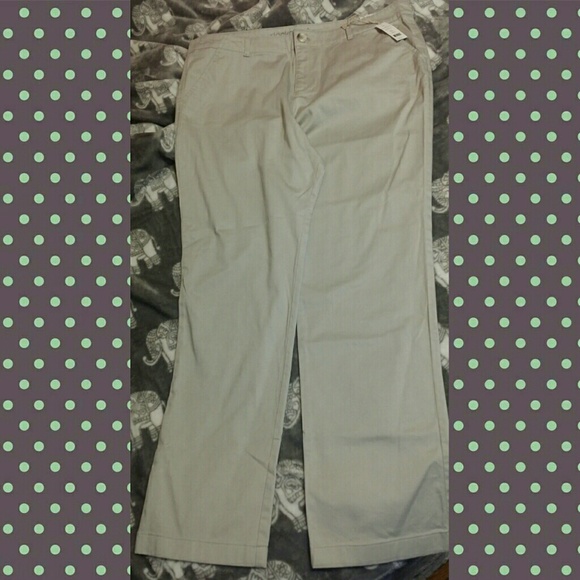 Women's Dockers Weekend Straight Leg Pants - Picture 4 of 4