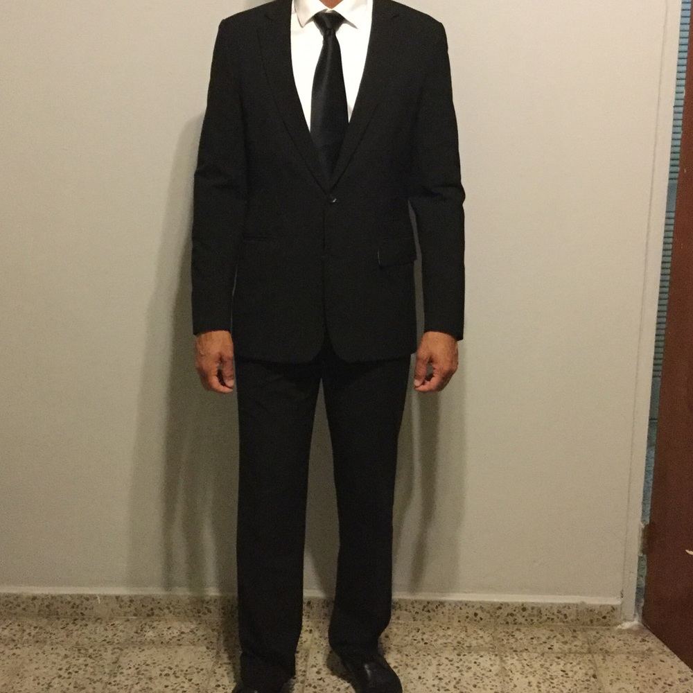 J. Ferrar Black Suit 42L