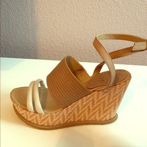 Super Confortable!!! Platform Wedges