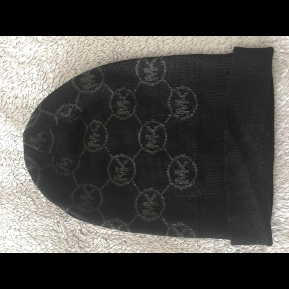 Michal kors beanie hat