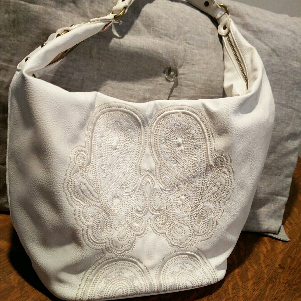 ⚡limited time remains⚡ Embroidered Ivory Hobo Bag