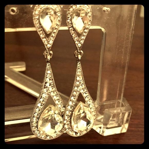 🌟 Crystal Teardrop Hanging Earrings 🌟 - Picture 1 of 4