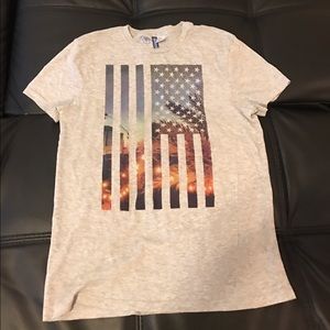 H&M American flag Tshirt w/ California background