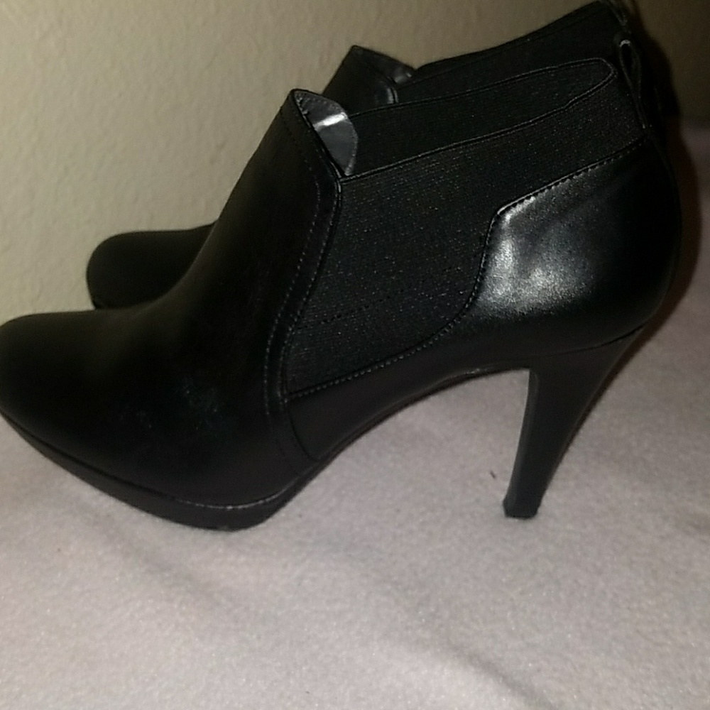Adriene  vittadene patia black leather booties