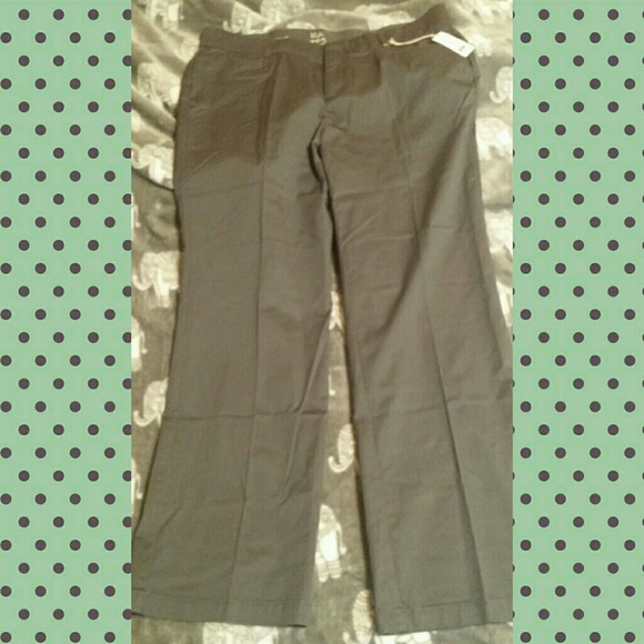 Women's Dockers Metro Trouser Grey Khakis - Picture 5 of 5